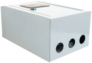 3 отверстия внизу